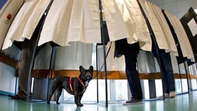 Le taux de participation s'établissait à 28,29 % à midi dimanche en France métropolitaine au premier tour de l'élection présidentielle, contre 31,21 % à la même heure au premier tour de l'élection de 2007, a annoncé le ministère de l'Intérieur. /Photo pri