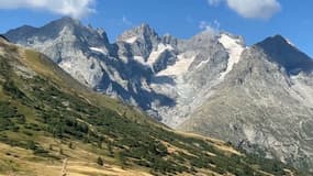 Le massif des Ecrins est touché par le réchauffement climatique.