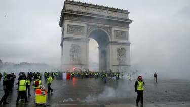 Pour le directeur de la rédaction de Paris Match, "la photographie a été choisie comme emblématique de la journée violente du samedi 1er décembre" .