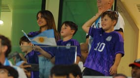Antonela Roccuzzo avec les trois fils de Lionel Messi