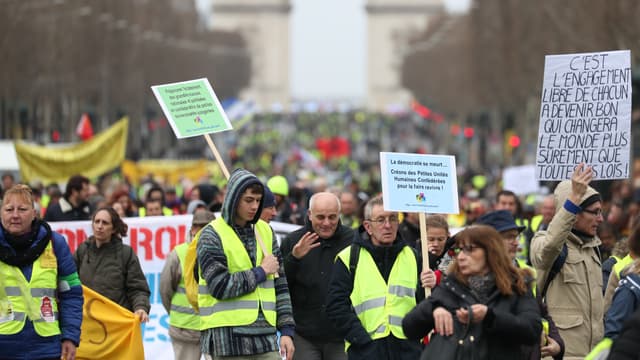 Gilets jaunes sur les Champs Élysées le 9 mars 2019 à Paris.