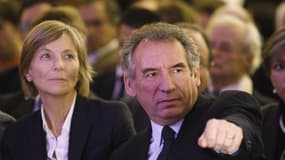 La centriste Marielle de Sarnez, proche du président du MoDem François Bayrou, a confirmé jeudi son intention de briguer la mairie de Paris.