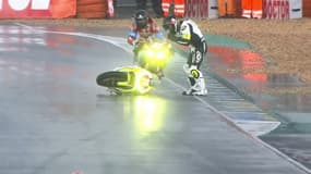 Double chute impressionnante