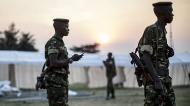 Des soldats burundais durant une patrouille, le 28 juin 2015, à Bujumbura. (Photo d'illustration)