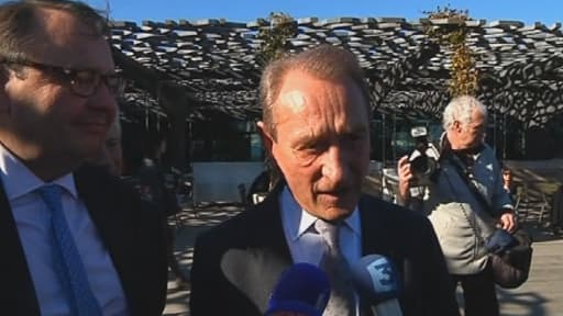 Patrick Mennucci et Bertrand Delanoë sur le Vieux-Port de Marseille, où le maire de Paris est venu soutenir son ami candidat du PS.