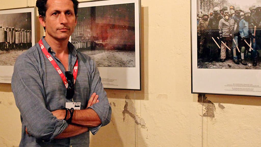 Guillaume Herbaut a reçu le Visa d'or catégorie "magazine" pour son travail sure l'Ukraine. Guillaume Herbaut a reçu le Visa d'or catégorie "magazine" pour son travail sure l'Ukraine.