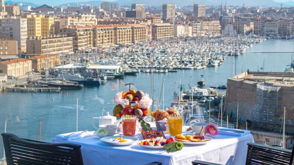 La terrasse Les Trois Forts à Marseille.
