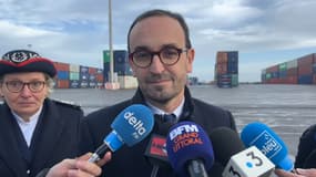 Thomas Cazenave était en déplacement au port de Dunkerque ce vendredi 8 décembre 2023. 