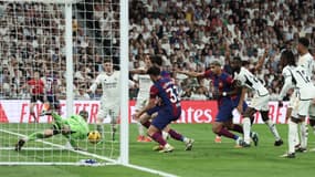 Lunin réalise un arrêt lors du Clasico Real-Barça, 21 avril 2024