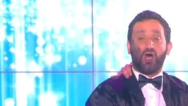 La scène de retrouvailles entre Cyril Hanouna et Bertrand Chameroy sur le plateau de "Touche pas à mon Poste", jeudi 23 juin.