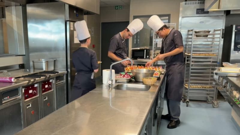 Transports, hôtels, ces Français qui travaillent le soir du Nouvel An: "Ce sont 24h intenses"