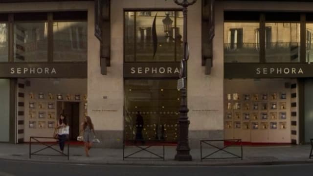 Le Sephora des Champs-Elysées va-t-il devoir fermer la nuit?