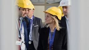 La ministre française de la Transition énergétique Agnès Pannier-Runacher visite la centrale nucléaire de Chinon, dans le centre-ouest de la France, le 28 octobre 2022