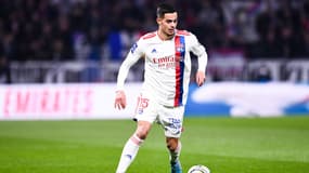 Romain Faivre avec le maillot de l'OL, face à Nice.