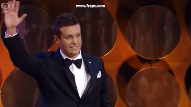 Un obscur sosie de Jim Carrey, Hari Zinhasovic, s'est fait passer pour le célèbre acteur américano-canadien, au cours d'une cérémonie de l'Académie tchèque du cinéma et de la télévision (CFTA), retransmise en direct à la télévision.