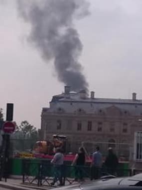 Incendie au Louvre - Témoins BFMTV