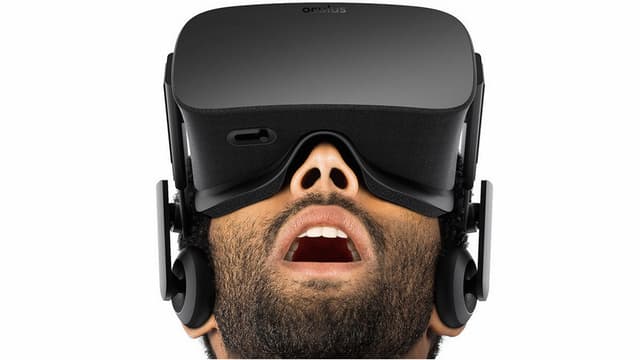 Vendre le casque à perte et gagner de l'argent sur les contenus proposés dessus. Voilà la stratégie de Facebook pour son casque Oculus Rift.