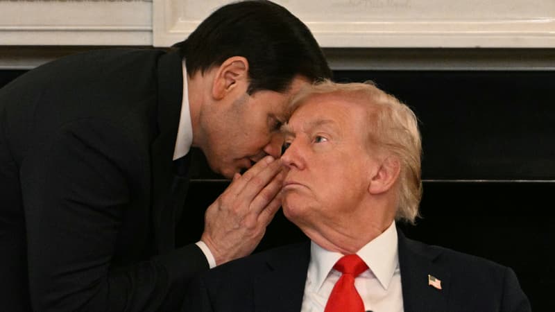 Gaza: en pleine conférence de presse, Donald Trump est averti par son administration qu'un 