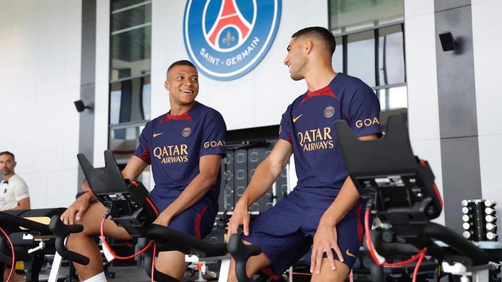 Kylian Mbappé et Achraf Hakimi pour la reprise au PSG, le 17 juillet 2023 Kylian Mbappé et Achraf Hakimi pour la reprise au PSG, le 17 juillet 2023