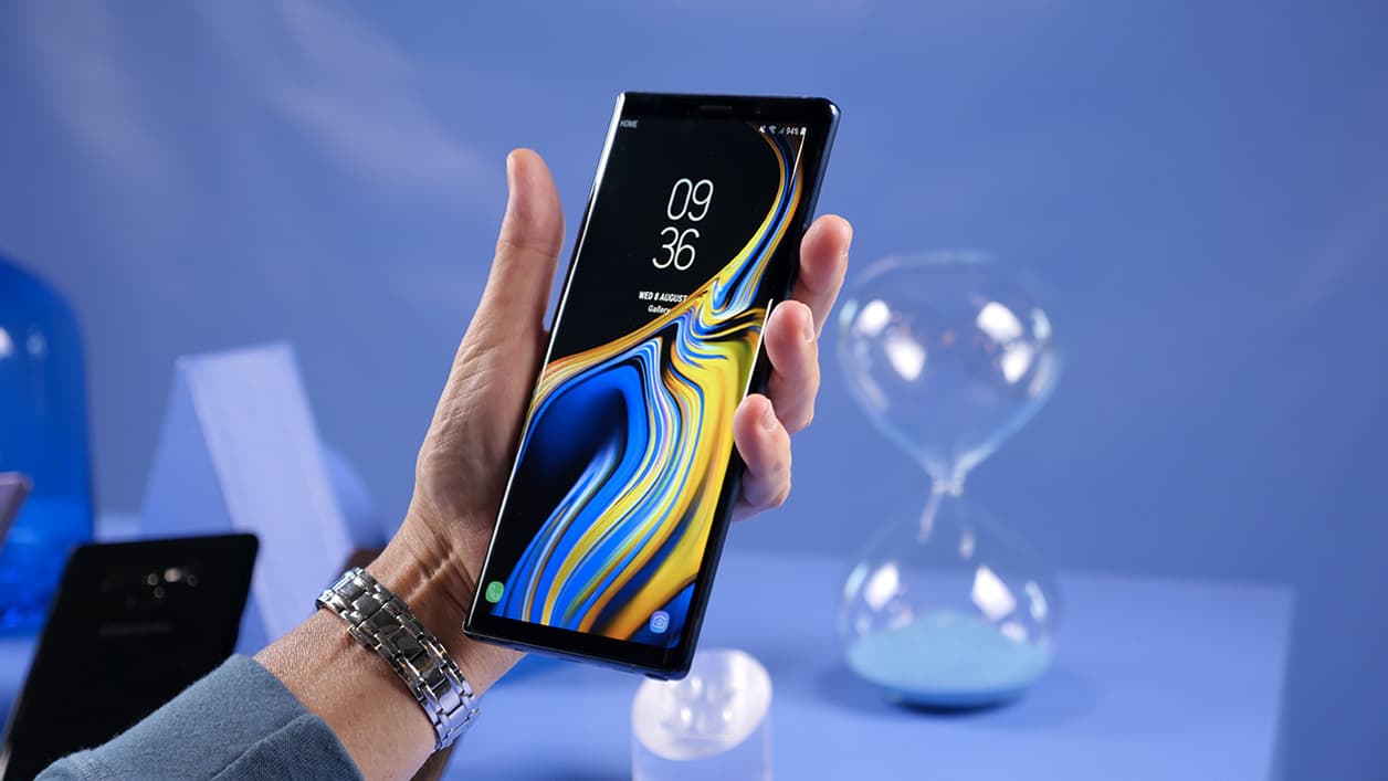 Le Galaxy Note 9 est plus large que son prédécesseur. Le Galaxy Note 9 est plus large que son prédécesseur.