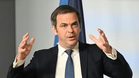 Le porte-parole du gouvernement, Olivier Véran, le 19 avril 2023 à Paris