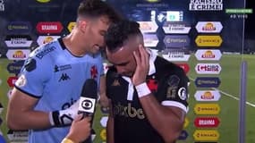 Léo Jardim fait la traduction pour Dimitri Payet après le match Vasco-Atlético-MG (2-1), le 12 novembre 2023