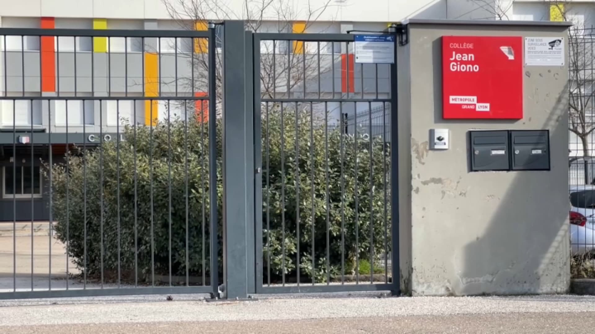 Agression d'une collégienne près de Lyon: les deux suspectes de 14 ans placées sous contrôle judiciaire Kép