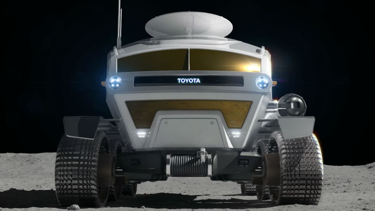 Les mensurations du rover: 6 mètres de long, 5,2 mètres de large et 3,8 mètres de haut.