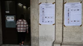 Un bureau de vote à Rome, le 24 septembre 2022.