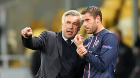 Carlo Ancelotti et Sylvain Armand lors du match Dinamo Kiev-PSG le 21 novembre 2012
