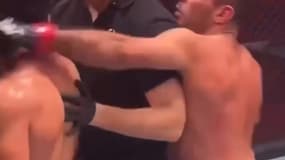Ali Heibati frappe son adversaire Arkadiy Osipyan au Hardcore Fighting Championship le 19 avril 2024.