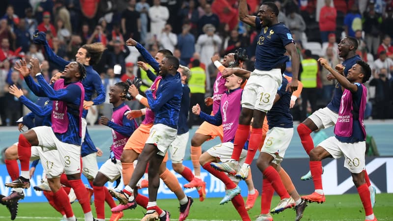 L'équipe de France pendant la demi-finale contre le Maroc au stade Al-Bayt Stadium à Doha le 14 décembre 2022