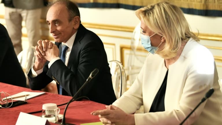 Marine Le Pen et Eric Zemmour lors d'une réunion sur la situation en Ukraine organisée à Matignon par le Premier ministre Jean Castex pour les candidats à la présidentielle, le 28 février 2022 à Paris 