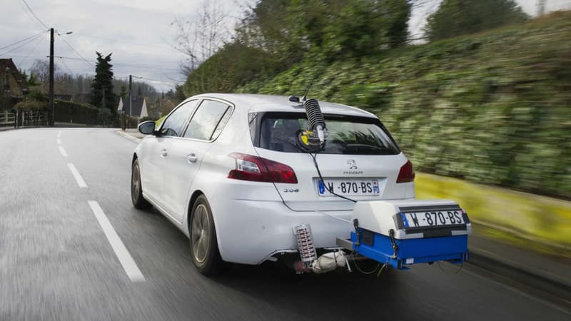 Une Peugeot 308 lors des tests de mesures des émissions en conditions réelles de conduite.