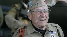 Pendant des années, Gene A. Cook s'est fait passer pour un vétéran du Débarquement de Normandie. 
