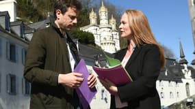 Les députés Paul Vannier (LFI) et Violette Spillebout (Renaissance) au collège-lycée Notre-Dame de Bétharram le 18 mars 2025