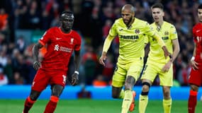 Sadio Mané et Etienne Capoue en avril 2022.