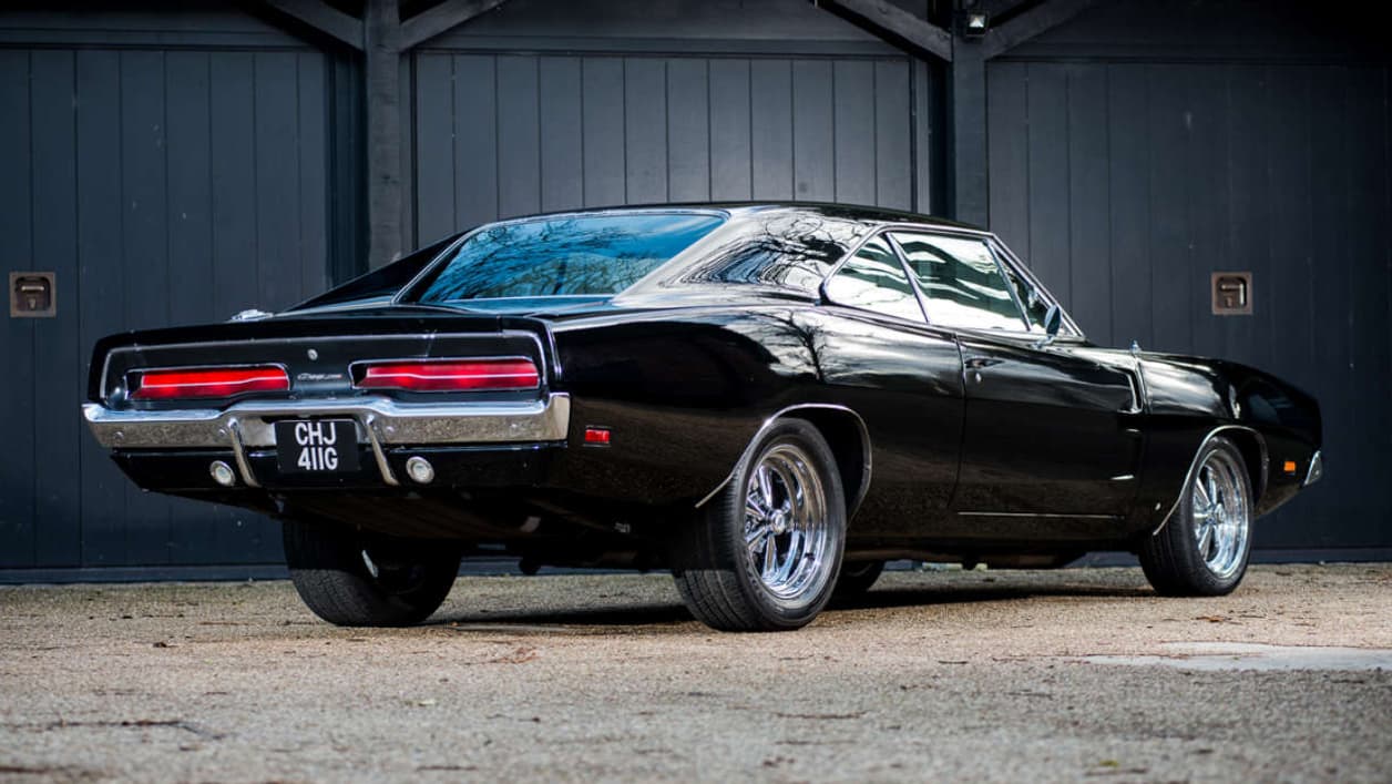 Le coupé embarque ainsi un V8 8.2 litres. Le coupé embarque ainsi un V8 8.2 litres.