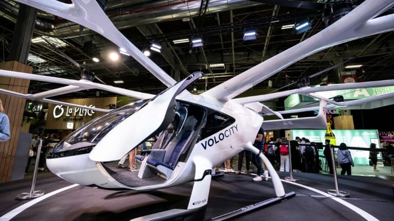 Un "VoloCity", taxi urbain volant développé par Volocopter, présenté au salon Vivatech, le 15 juin 2022 à Paris Un "VoloCity", taxi urbain volant développé par Volocopter, présenté au salon Vivatech, le 15 juin 2022 à Paris