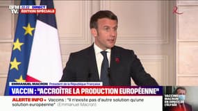 Emmanuel Macron sur les contrôles des exportations de vaccins: "Il s'agit d'empêcher que d'autres pays développés ne se servent sur le dos de l'Europe"