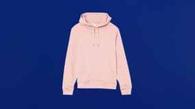 Ce sweatshirt à capuche pour homme se décline en plein de coloris, ce serait dommage de s'en priver