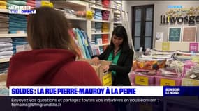 Lille: les commerçants de la rue Pierre-Mauroy espèrent reprendre des couleurs avec les soldes