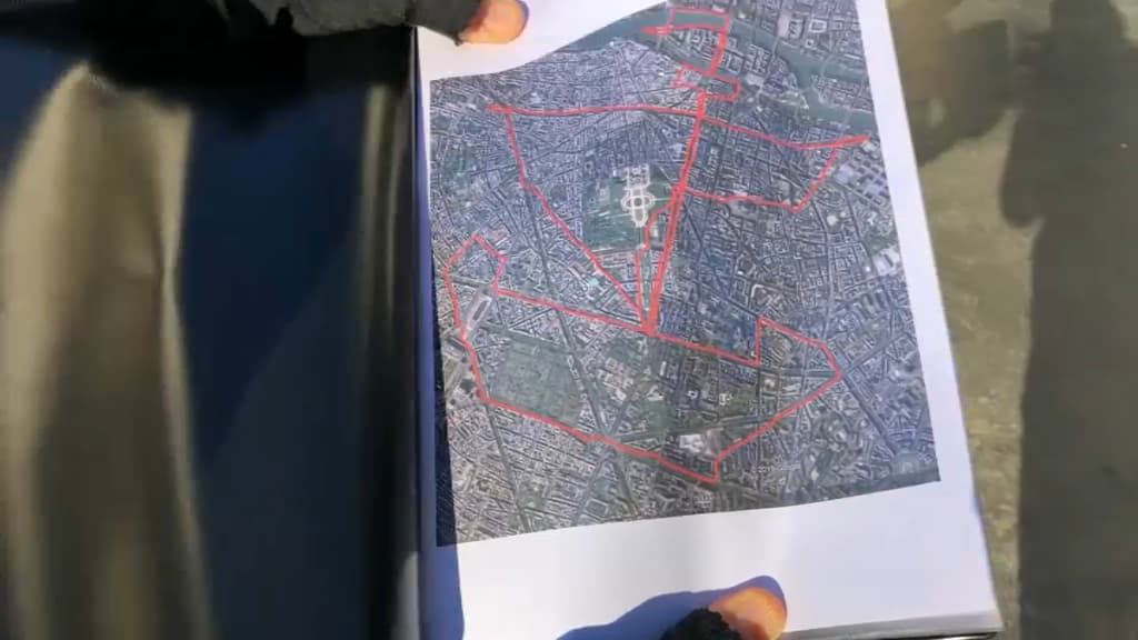 Le voilier, emblème de Paris, représenté en GPS drawing. Le voilier, emblème de Paris, représenté en GPS drawing.