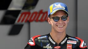 Le Français Fabio Quartararo (Yamaha) fête sa pole position au GP d'Espagne, sur le circuit de Jerez, le 1er mai 2021