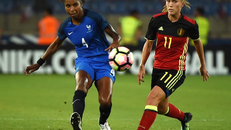 Laura Georges (à gauche)