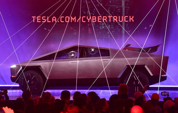 Le Tesla Cybertruck lors de sa présentation officielle en 2019