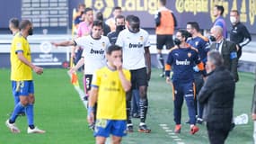 Mouctar Diakhaby, au centre, lors du match Cadix-Valence, le 4 avril 2021