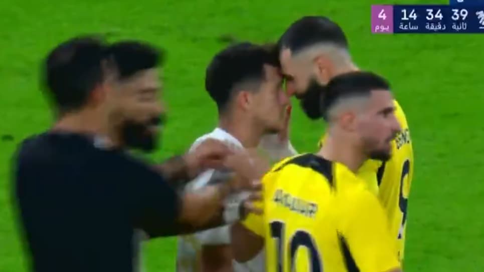 L'altercation entre Benzema et Otavio lors de Al-Ittihad et Al-Nassr le 6 décembre 2024 L'altercation entre Benzema et Otavio lors de Al-Ittihad et Al-Nassr le 6 décembre 2024