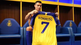 Cristiano Ronaldo avec son nouveau maillot.