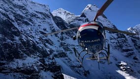 Un hélicoptère des secours dans la région de l'Ama Dablam, au Népal, le 1er novembre 2021. (Photo d'illustration)
